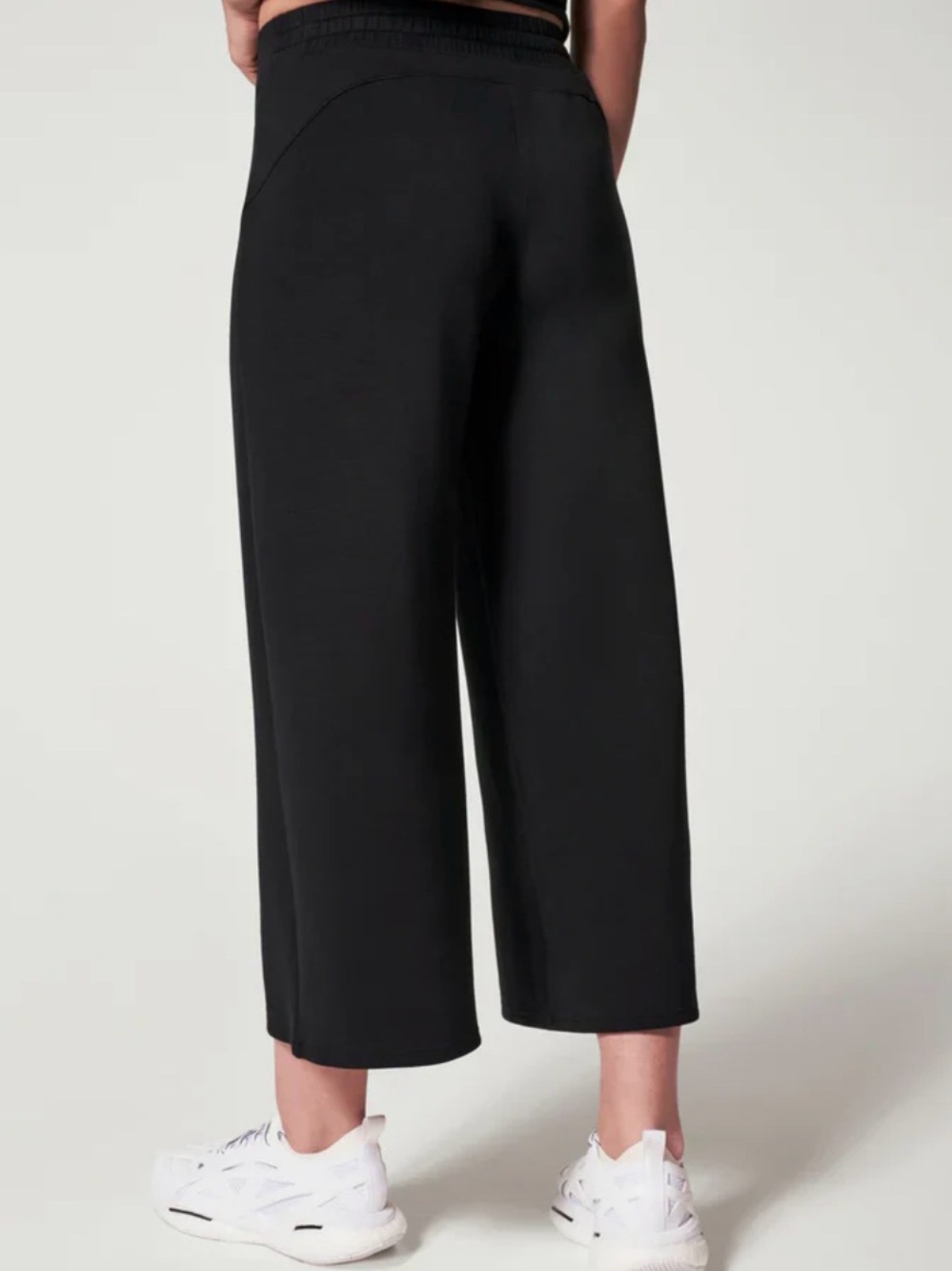 SPANX Air Essentials Cropped Wide Leg pant, Very Black - Picture 2 of 8